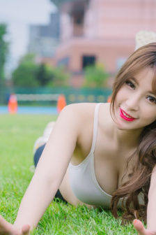 扒开老女人P大荫蒂